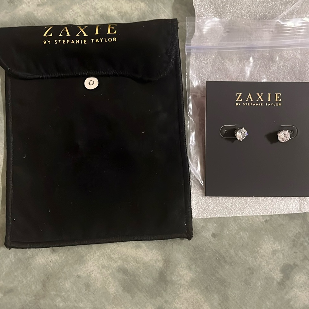 Zaxie by Stefanie Taylor Sparkle stone earrings (silvertone) wpouch.